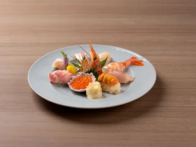 Akami SG