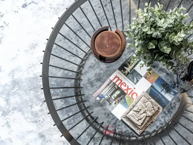 Brick & Decor