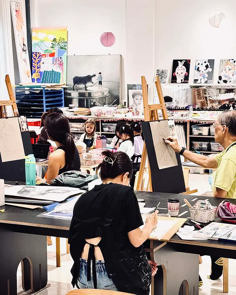 Chalk N Pencils Art Studio @ New Bahru