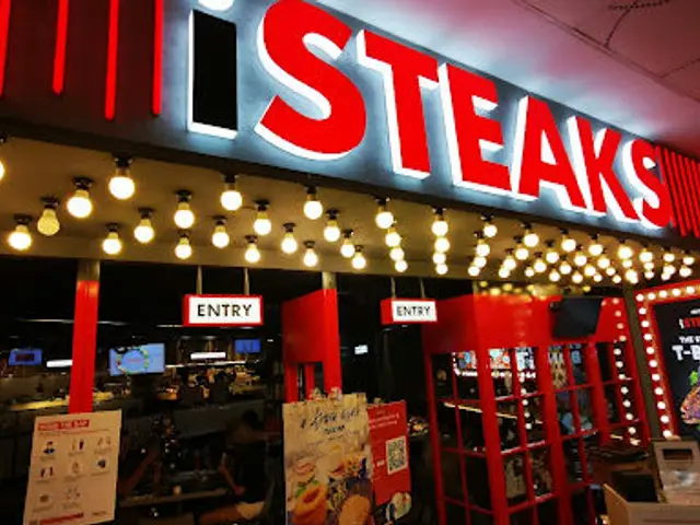 iSTEAKS at Tampines 1