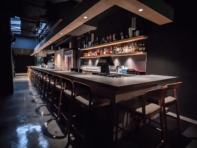 Kura Oyster & Highball Bar