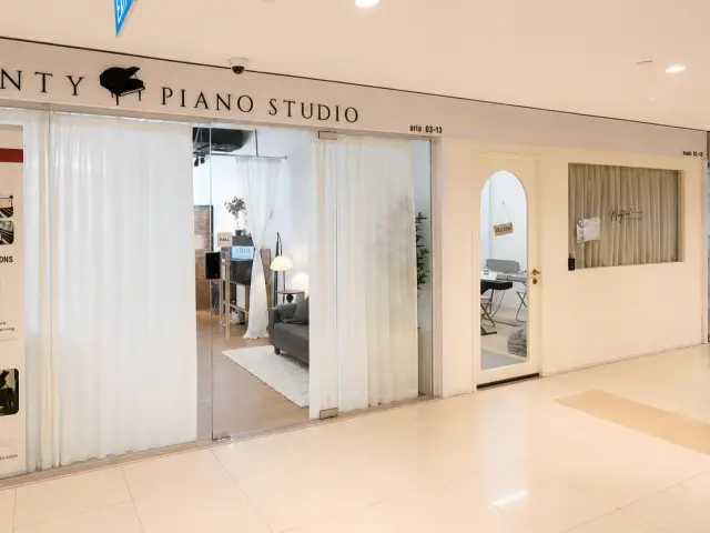 Monty Piano Studio