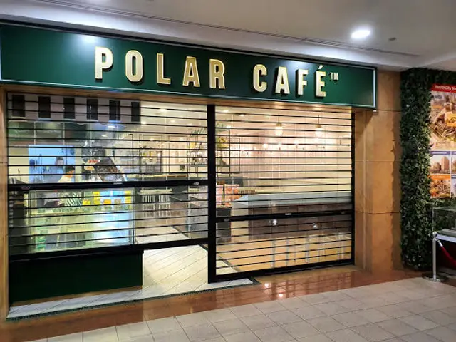 Polar Puffs & Cakes