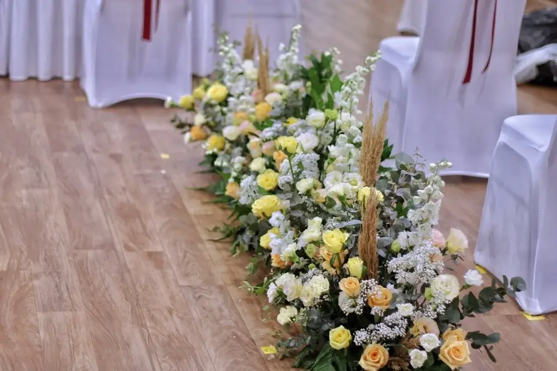 Royal Blooms - Wedding Florist