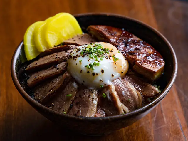 Tanuki Raw Express