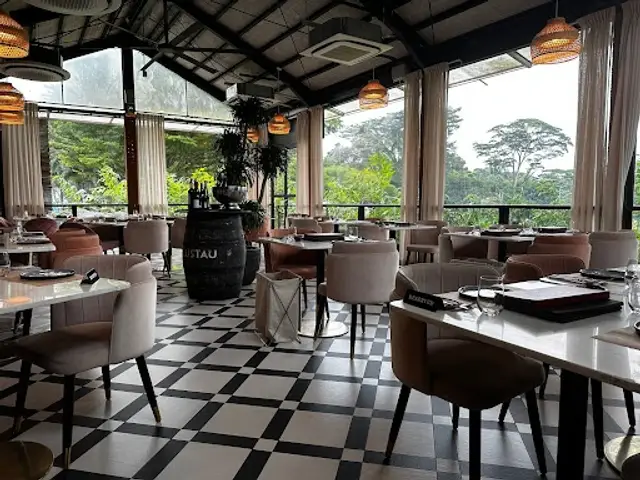 TINTO Spanish Restaurant at Dempsey Hill - Best Paella in Singapore