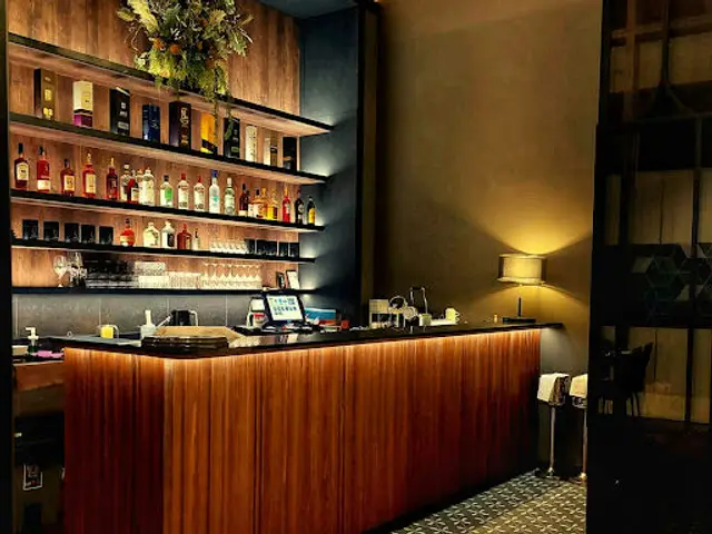 Tomahawk Contemporary Steakhouse