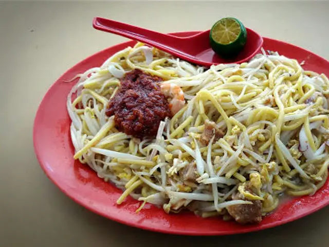 Yang Zhou Fried Hokkien Sotong Prawn Mee 洋洲福建蘇東蝦麵 ( #01-16)